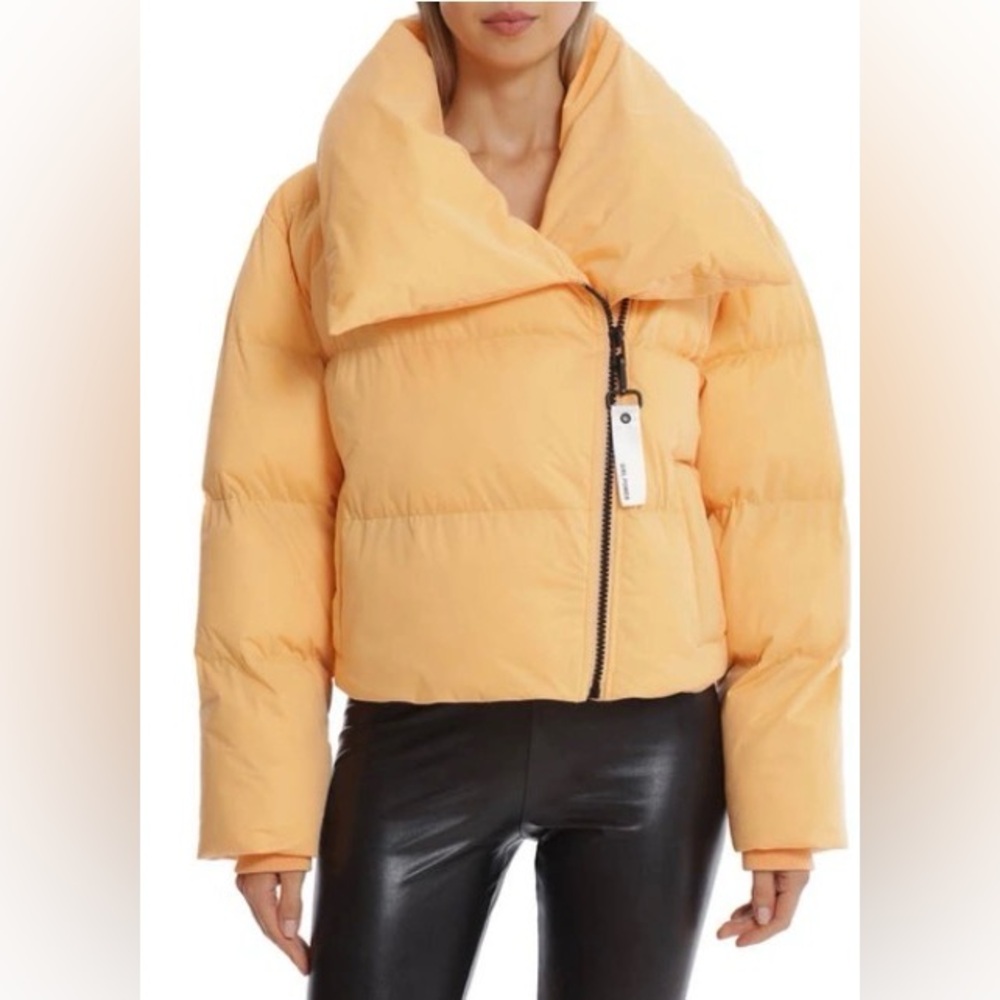 Like new Avec Les Filles cropped puffer jacket in orangecicle 🧡